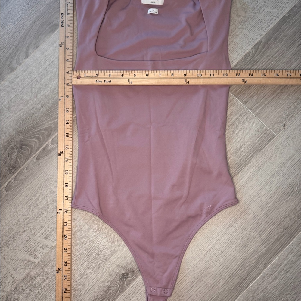 Aritzia Mauve Square-Neck Bodysuit Size Small
